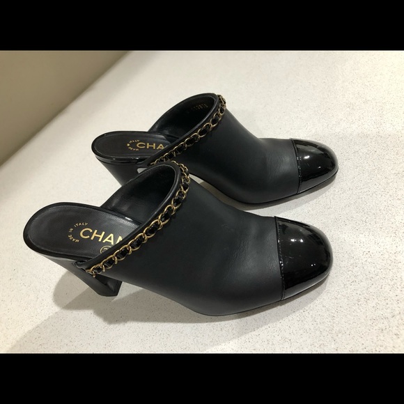 Chanel Gold CC Logo &Chain Link Mules. Size 39. - Picture 8 of 8